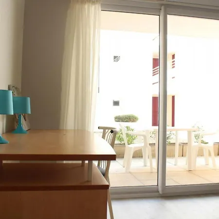 Apartment Studio La Rochelle, 1 Piece, 2 Personnes - Fr-1-246-250 *